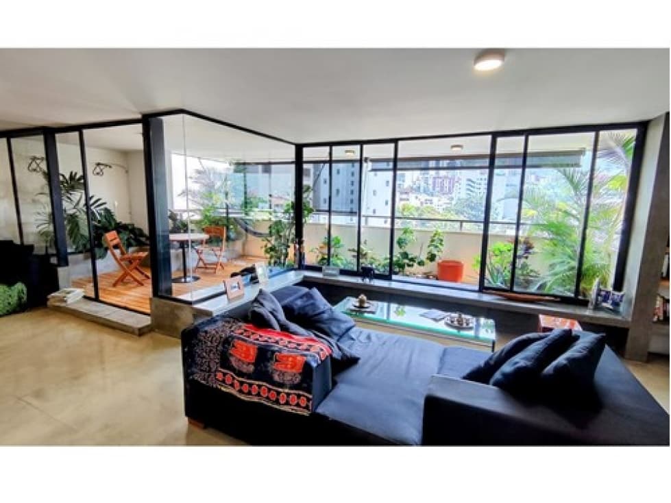 Hermoso y Amplio apartamento de estilo contemporáneo en venta en Cali - 1