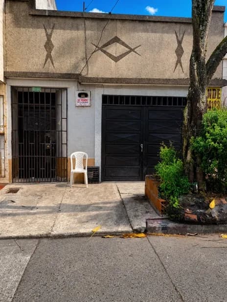 Venta Casa Totalmente Reformada en Cali – 4 Habitaciones – 126 m² - 1