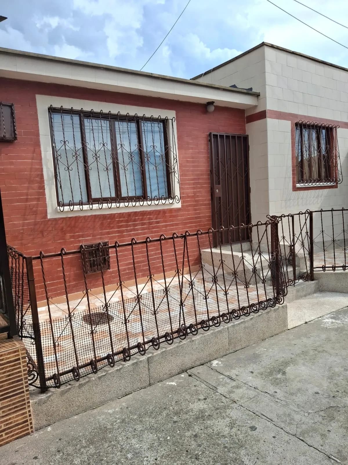 Casa en Venta en Armenia Quindío - 3 Alcobas, 80 m², Cerca al Estadio Centenario - 1