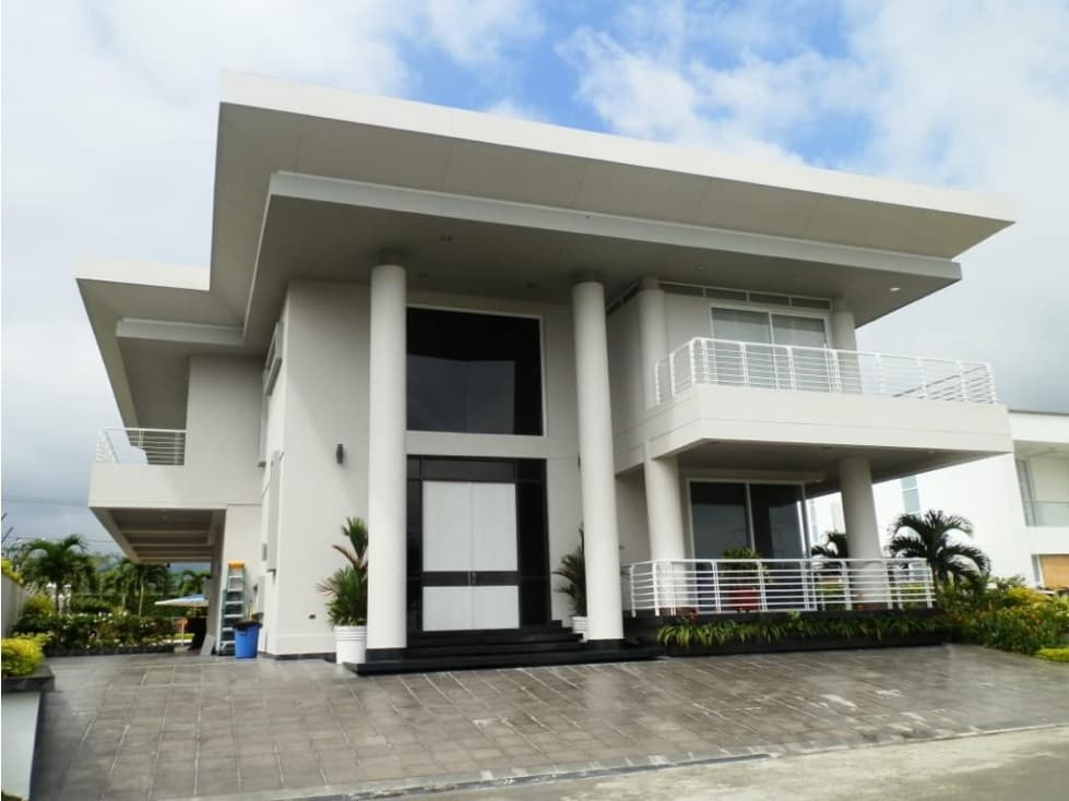 VENDO ESPECTACULAR CASA ESQUINERA EN PANCE DE 1.100M2(MU)CW:6373799 - 1