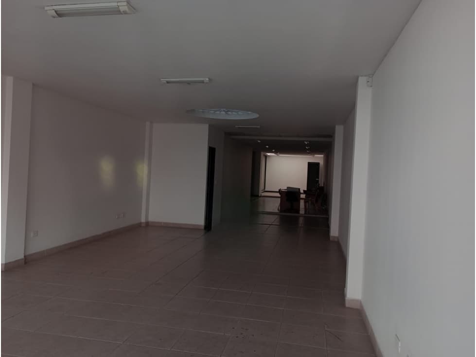 SE ARRIENDA MAGNIFICO LOCAL VITRINA 73 m² SANTA BÁRBARA - 1