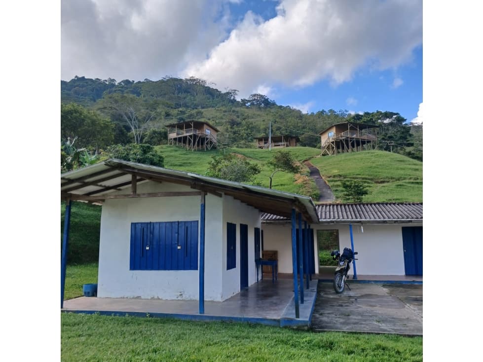 ESPECTACULAR CASA LOTE CON CABAñAS EN ALEJANDRIA - ANTIOQUIA - 1