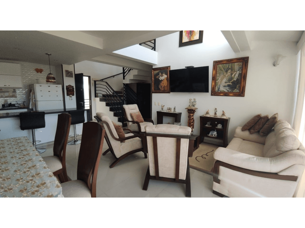 Se vende penthouse de 178 M2 en 700 mill en La Mesa Cund, COL. - 1