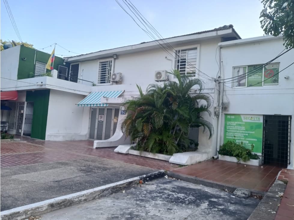 CASA LOTE AMPLIA CON UBICACION PRIVILEGIADA - 1