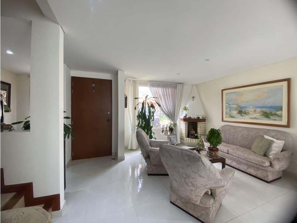 CASA VENTA CHIA SECTOR TIQUIZA CON AREA VERDE EN CONJUNTO - 1