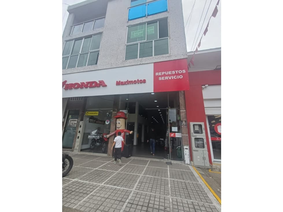 SE VENDE EDIFICIO FRENTE AL PARQUE LA HERRADURA - 1