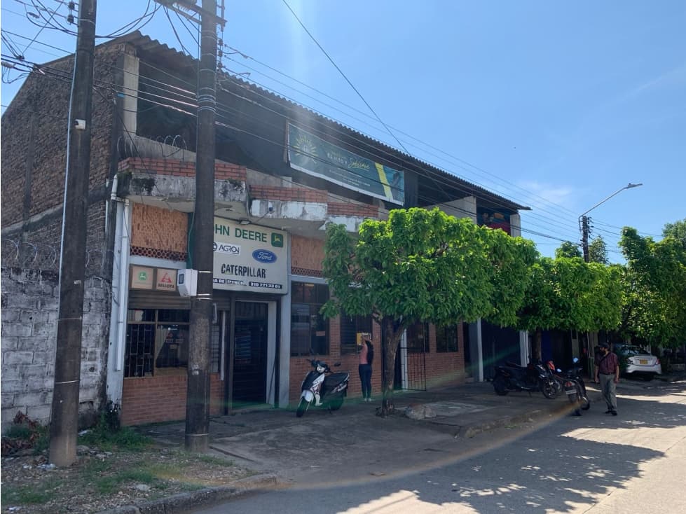 SE VENDE ESPECTACULAR INMUEBLE DE USO COMERCIAL YOPAL - 1
