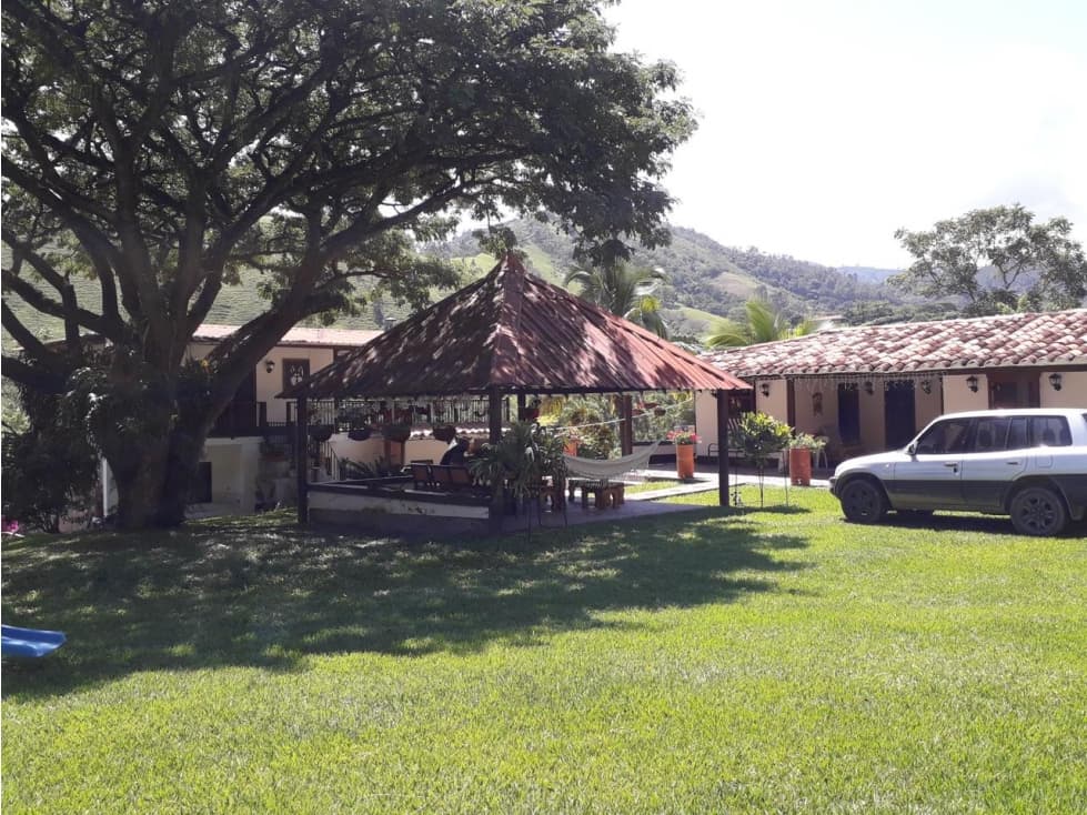 VENTA-CAMBIO FINCA EN HISPANIA SECTOR EL CHAVERRA - 1