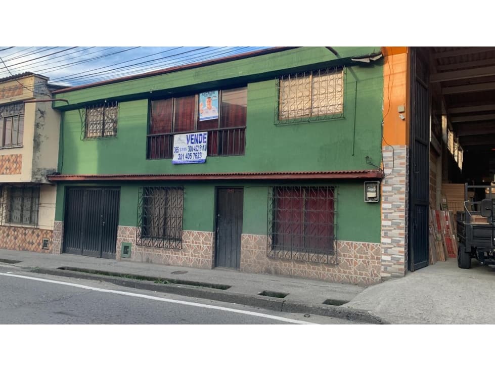 CASA PARA LA VENTA - EXCELENTE UBICACIÓN - 1