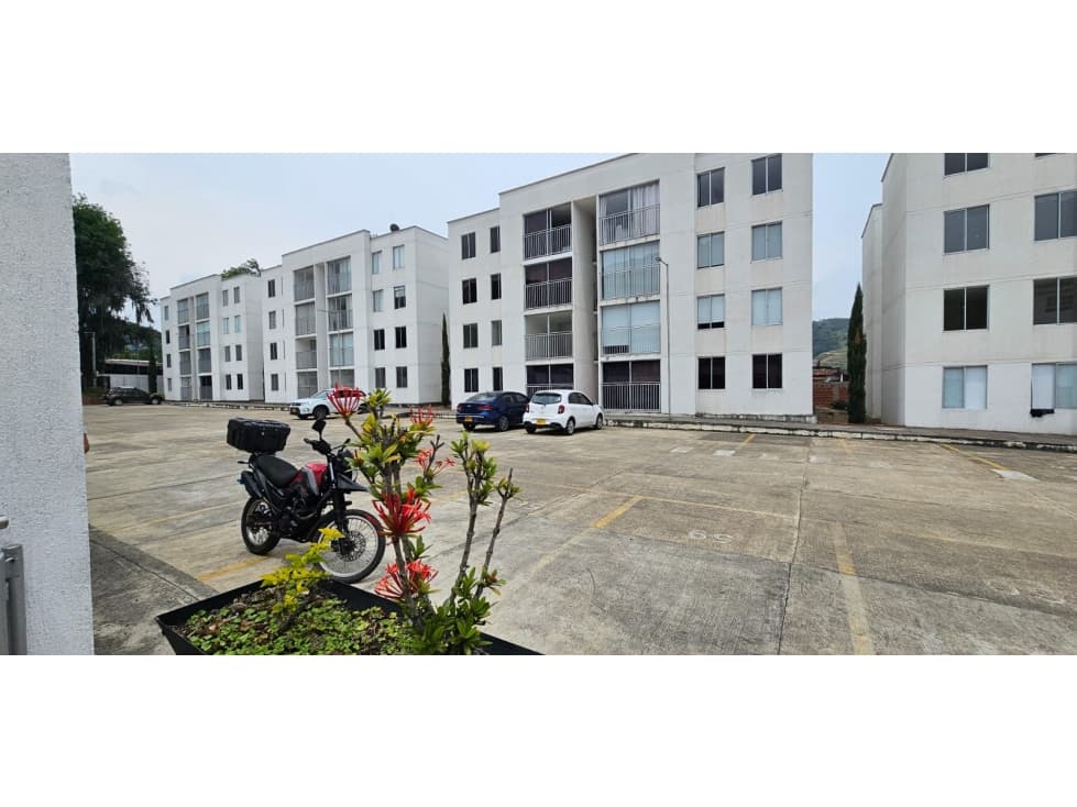 VENDO APARTAMENTO ECONOMICO EN CHINACOTA - 1