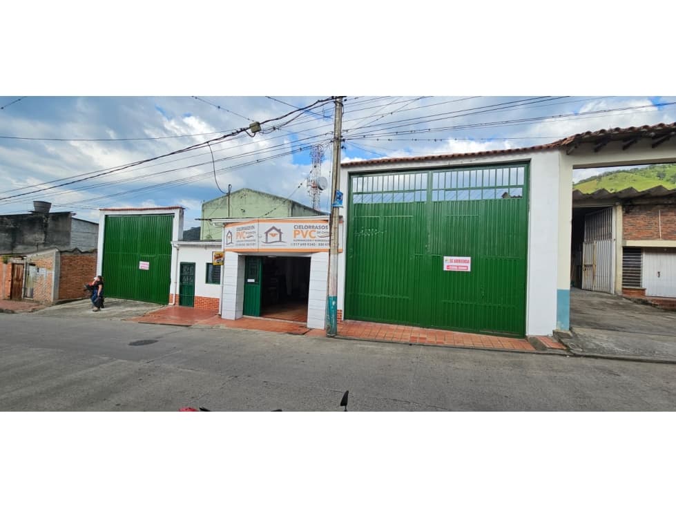 ARRIENDO BODEGA EN CHINACOTA - 1