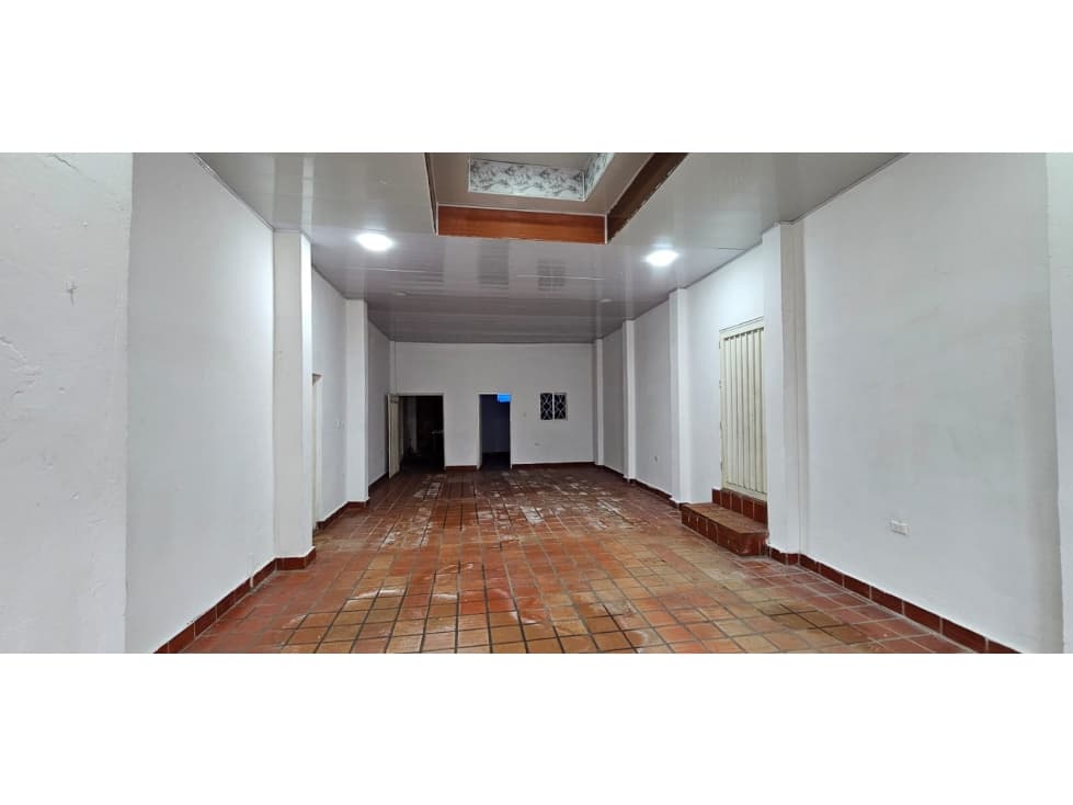 ARRIENDO BODEGA CENTRAL EN CHINACOTA - 1