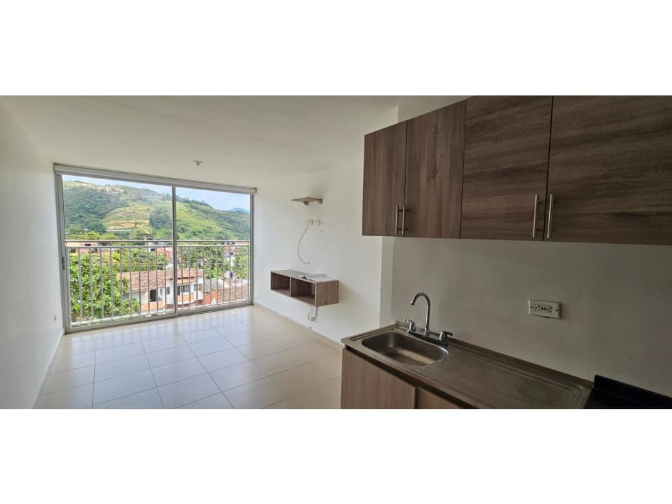 ARRIENDO APARTAMENTO EN CHINACOTA - 1