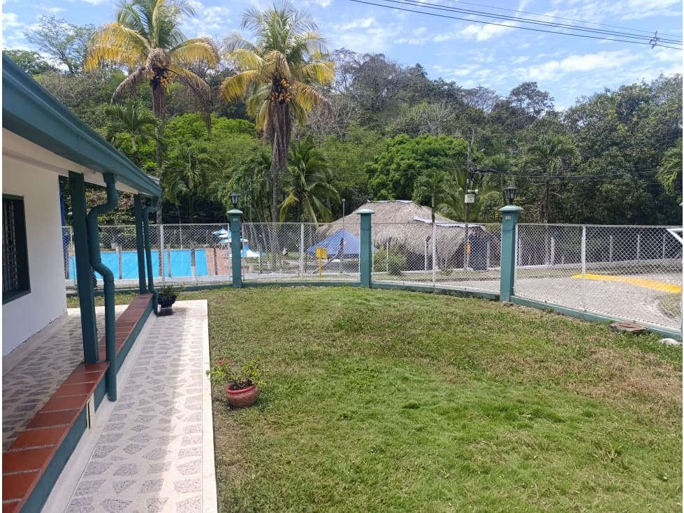 VENDO CASA DE RECREO EN UNIDAD CERRADA EN LA PINTADA DE LOTE 450 m² - 1