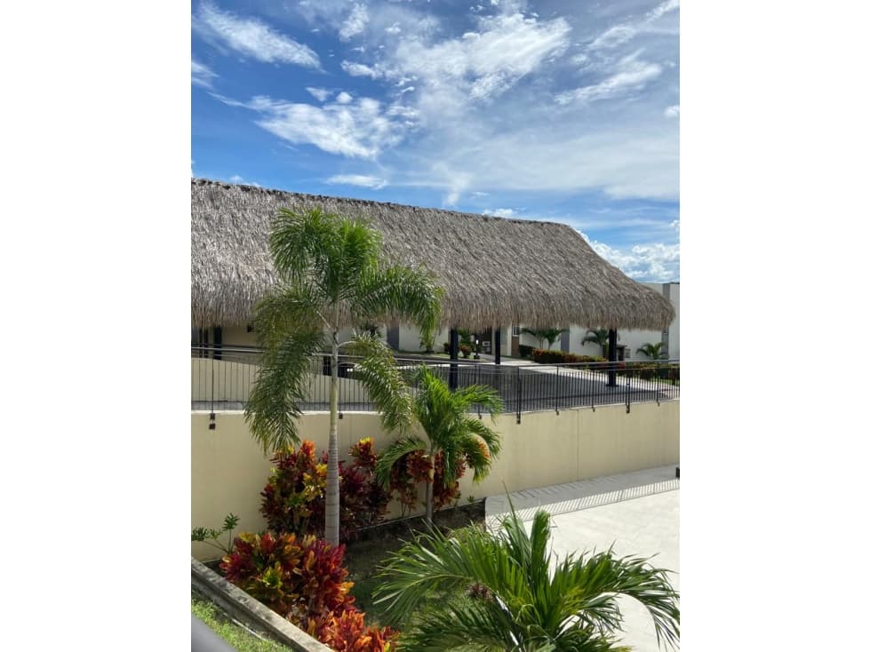 CASA EN CONDOMINIO CON PISCINA RICAURTE - 1