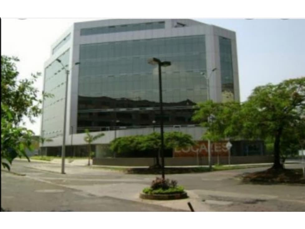 Alquila oficina ubicada en el piso 4 del centro empresarial chipichape - 1