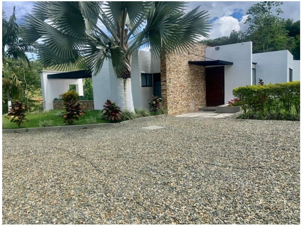 FINCA MODERNA EN SANTO DOMINGO SECTOR PORCE - 1