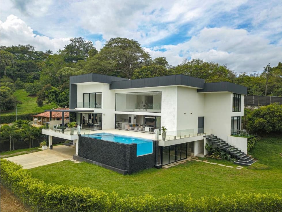 SE VENDE CASA CAMPESTRE EN JAMUNDI - 1