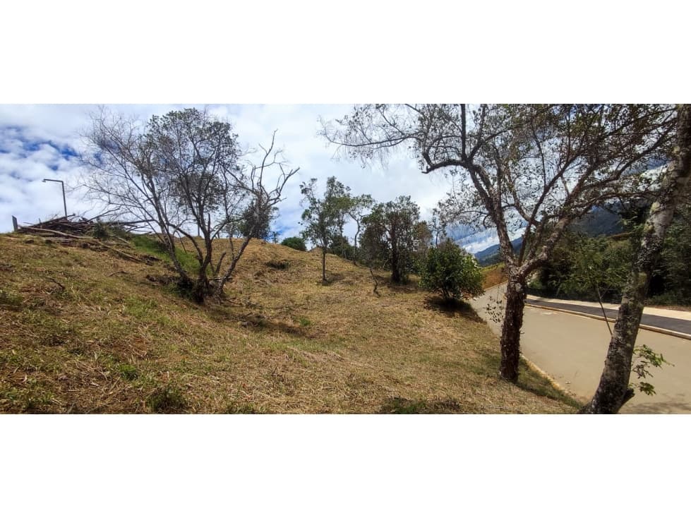 Hermosa vista desde este lote en Guarne - 1