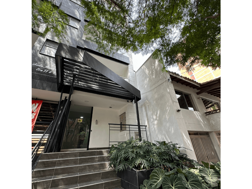 Edificio moderno en venta en Laureles - 1