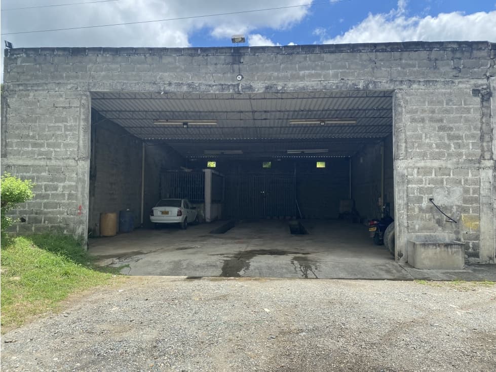Local Comercial en Arriendo en Caucasia - Antioquia (Local 1) - 1