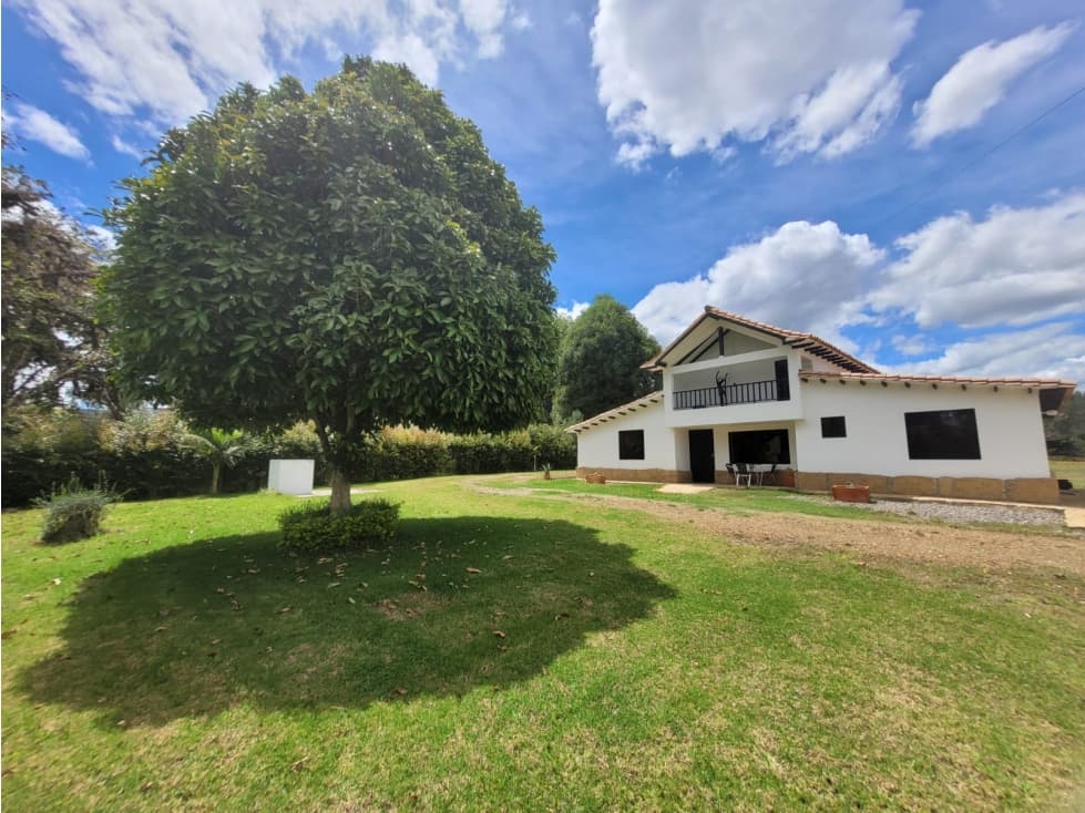 CASA LOTE EN VENTA EN SUTAMARCHAN - BOYACA - 1
