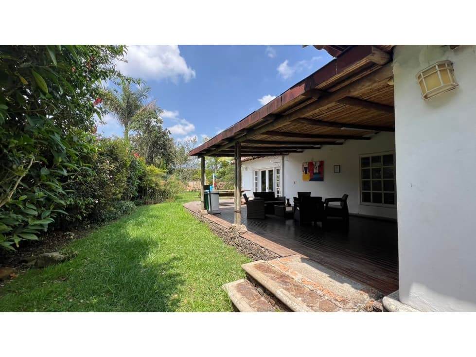 venta Hostal con 14 habitacione por aeropuerto J.M.C Rionegro - 1