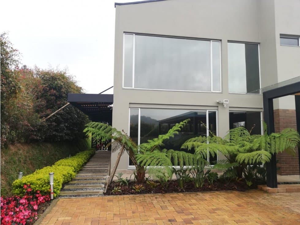 VENTA DE CASA EN EL RETIRO - 1