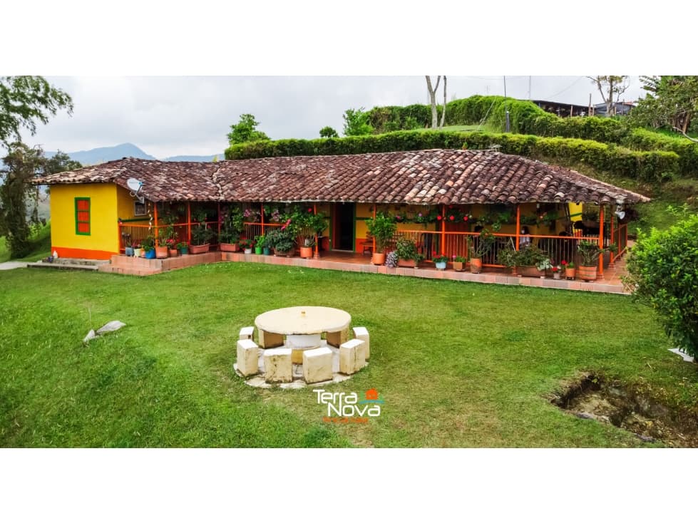 Finca campesina en venta El Peñol - 1