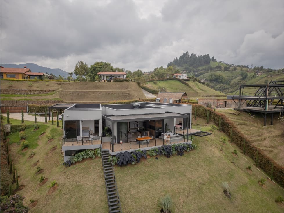 Venta de casa campestre en Guatapé - 1