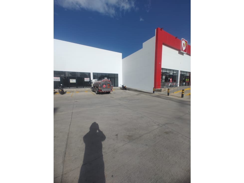 ARRIENDO LOCAL COMERCIAL ESTACION DE SERVICO ANILLO VIAL ORIENTAL - 1