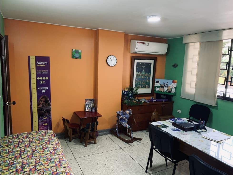 CONSULTORIO AMOBLADO EN ARRIENDO PISO 1 LA RIVIERA - 1
