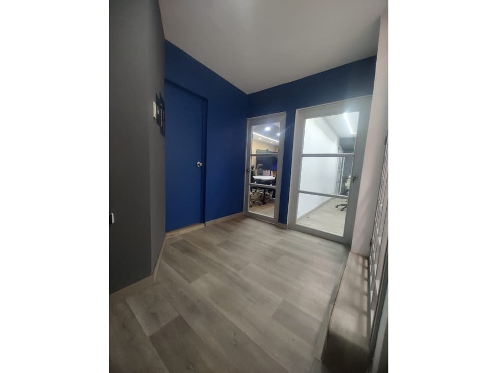 EDIFICIO A LA VENTA SOBRE LA AV 0 - 1