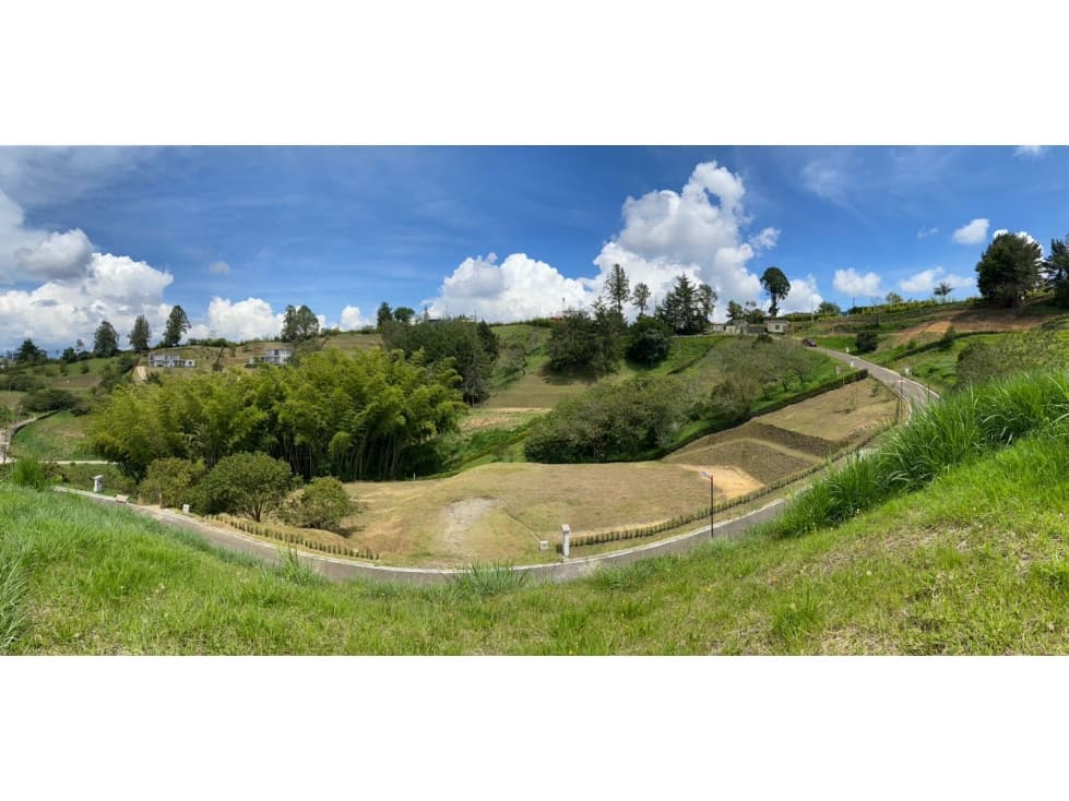 SE VENDE LOTE EN CASCAJO ABAJO,MARINILLA - 1