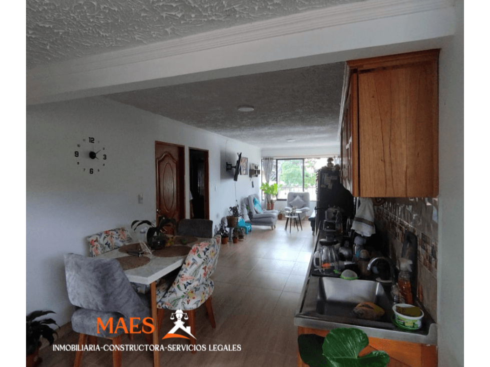 Venta de propiedad con 3 viviendas independientes - Cisneros - 1