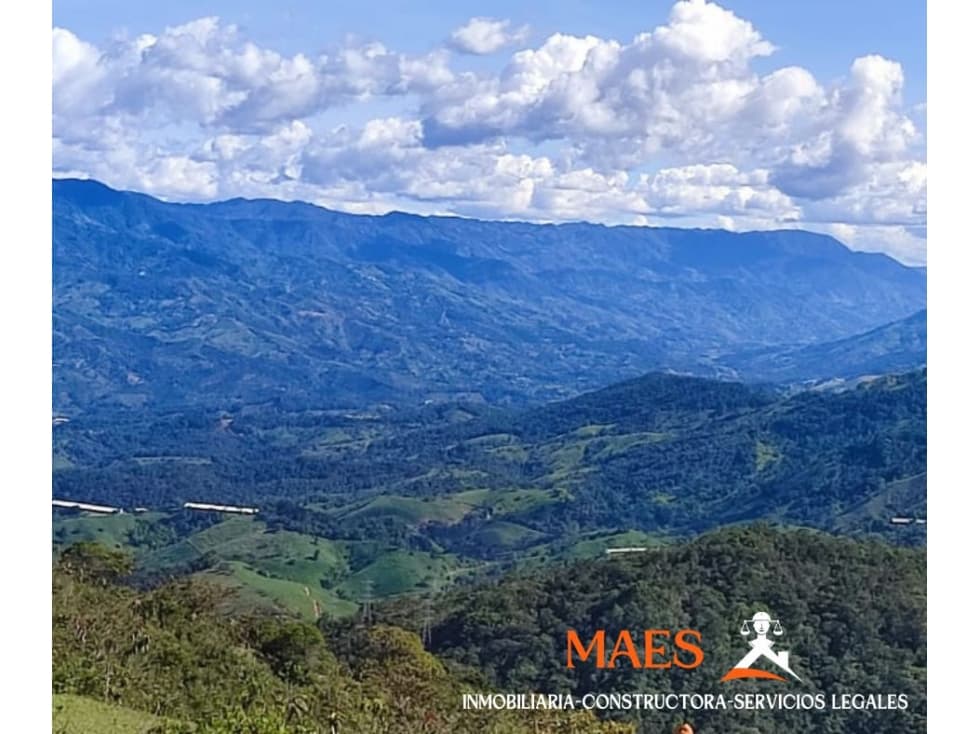 Venta de finca 37 Hectáreas con Casas y Agua Propia - 1