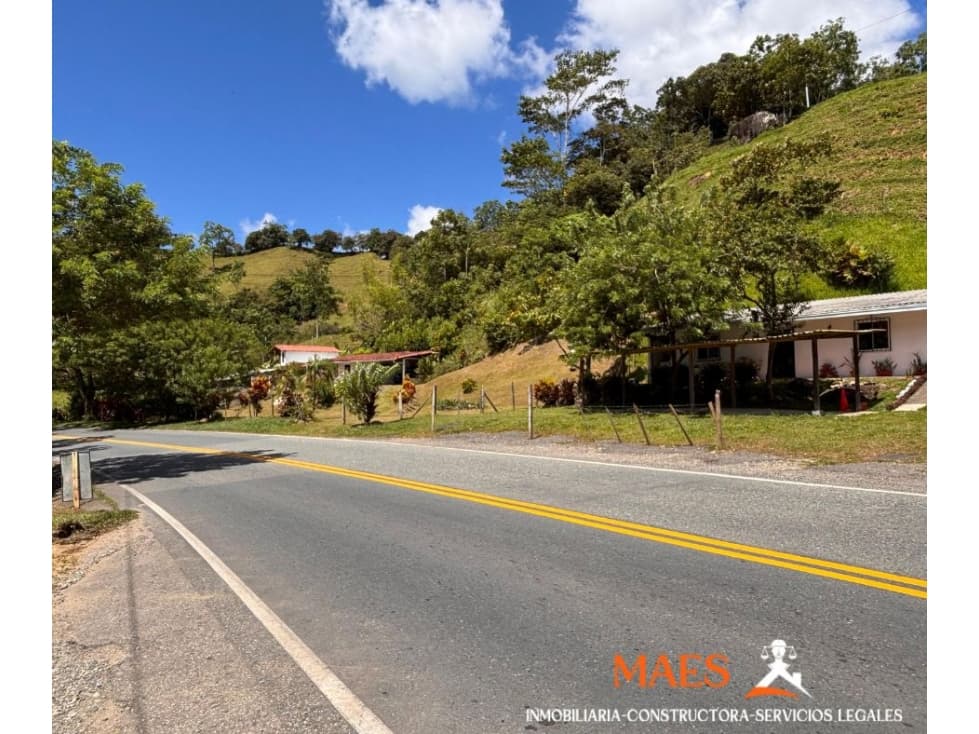 Casa campestre en venta, Cisneros, Antioquia - 1