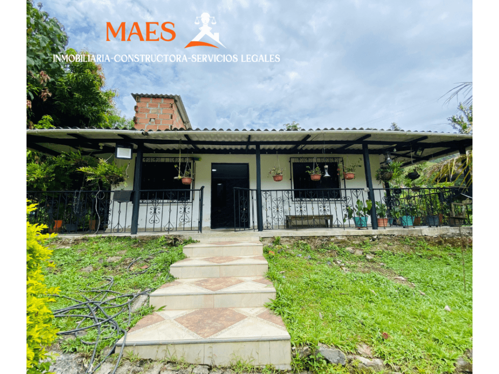 Casa Finca en el casco urbano de Cisneros - 1
