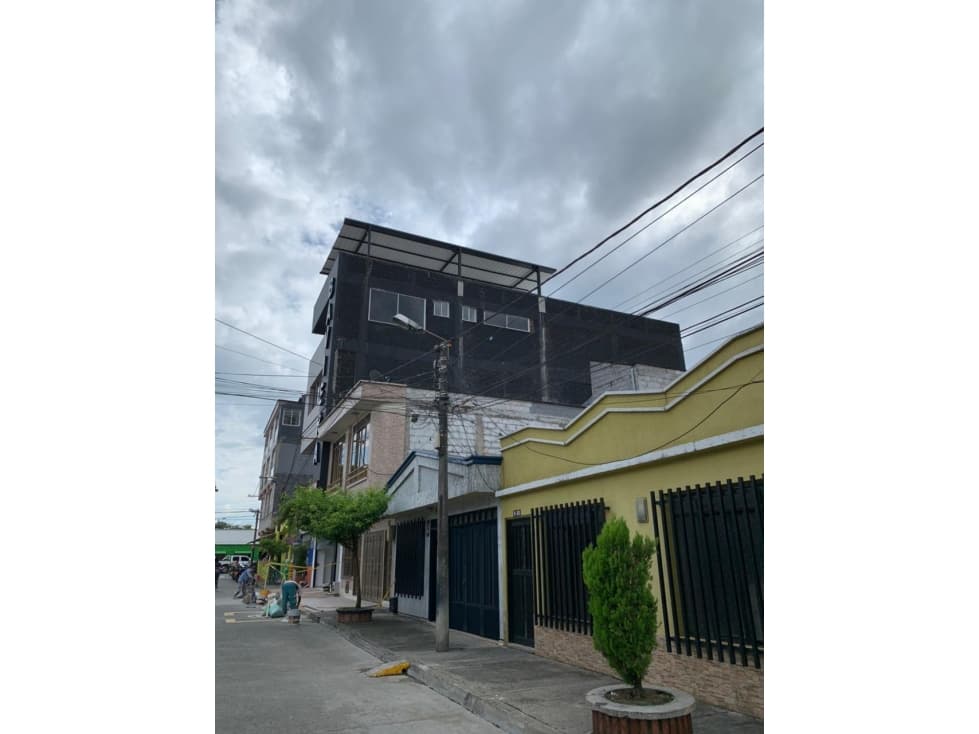 Hermoso Edificio Comercial de 4 Pisos, En la Virginia Risarálda. - 1