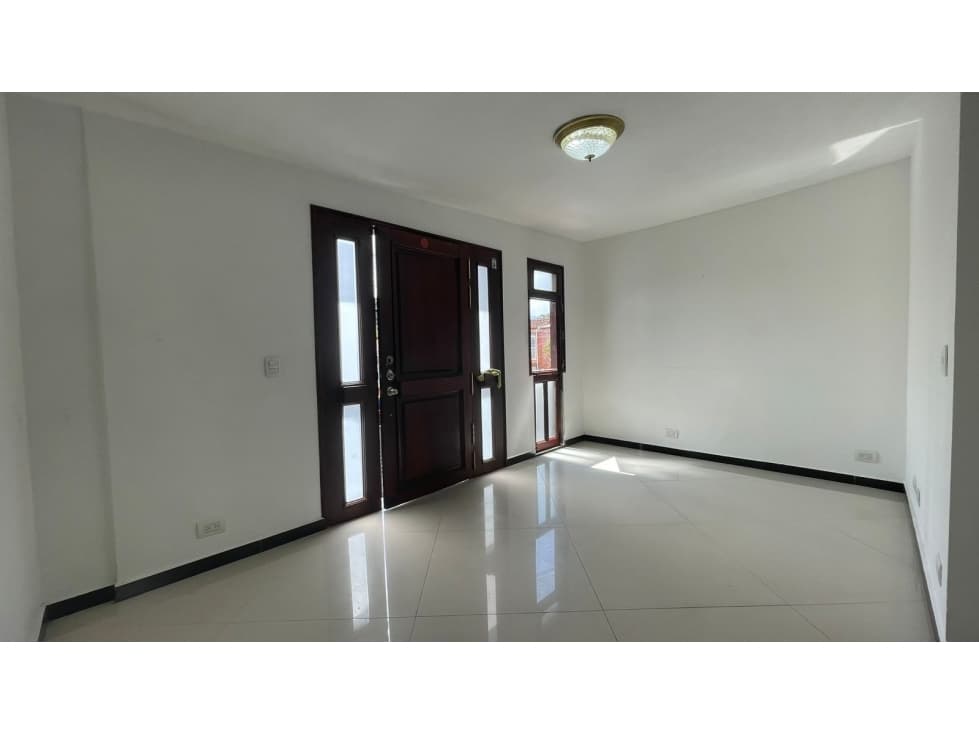 SE ARRIENDA CASA EN ITAGUI, SECTOR TRIANA - 1