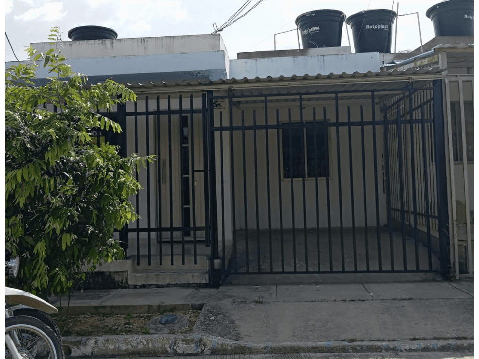 CASA PARA ARRIENDO URBANIZACION ROSEDAL - 1