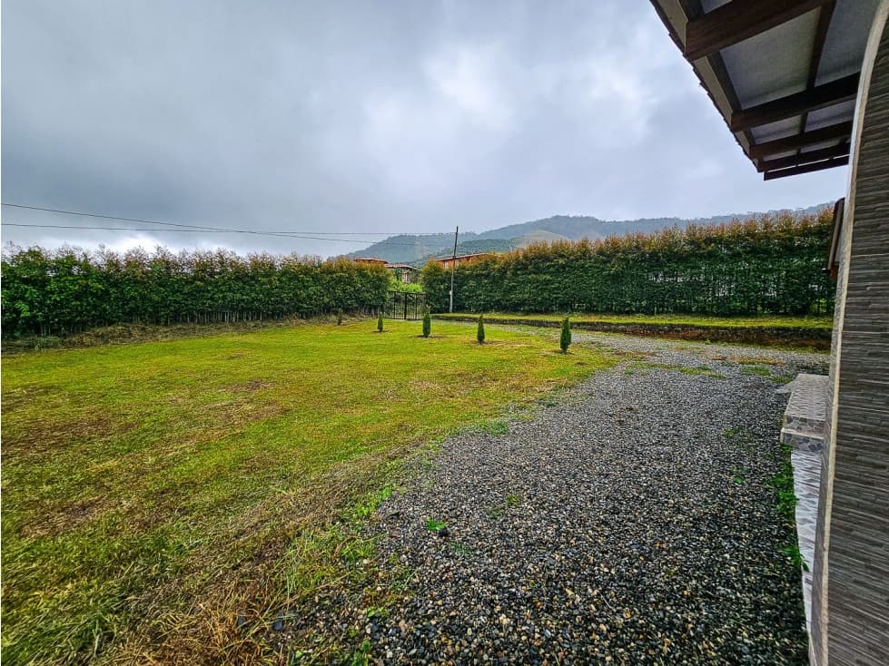 Vendo Casa Campestre en Unidad Cerrada en Urrao Antioquia - 1