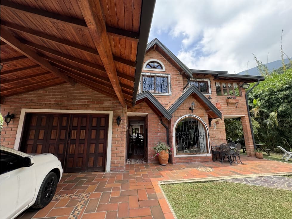 Venta de casa campestre en San Antonio de Prado - 1