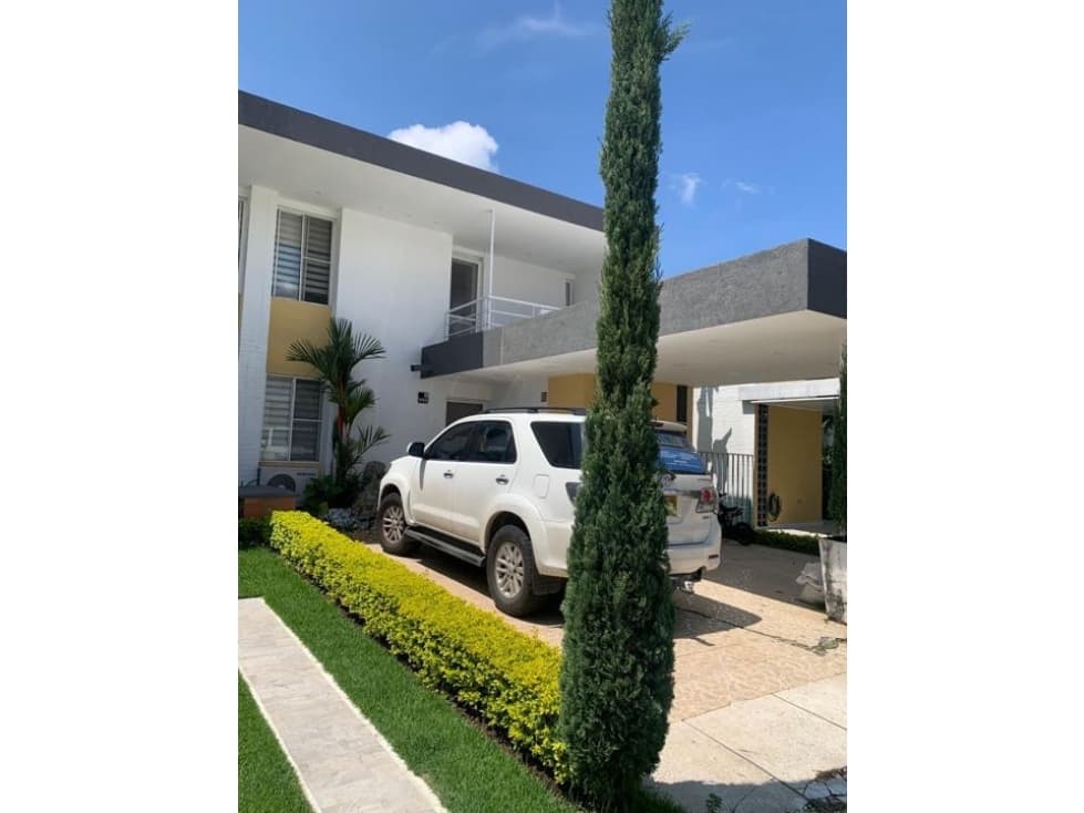 SE VENDE HERMOSA CASA EN LA HACIENDA EL CASTILLO (E.I) CW:6900725 - 1