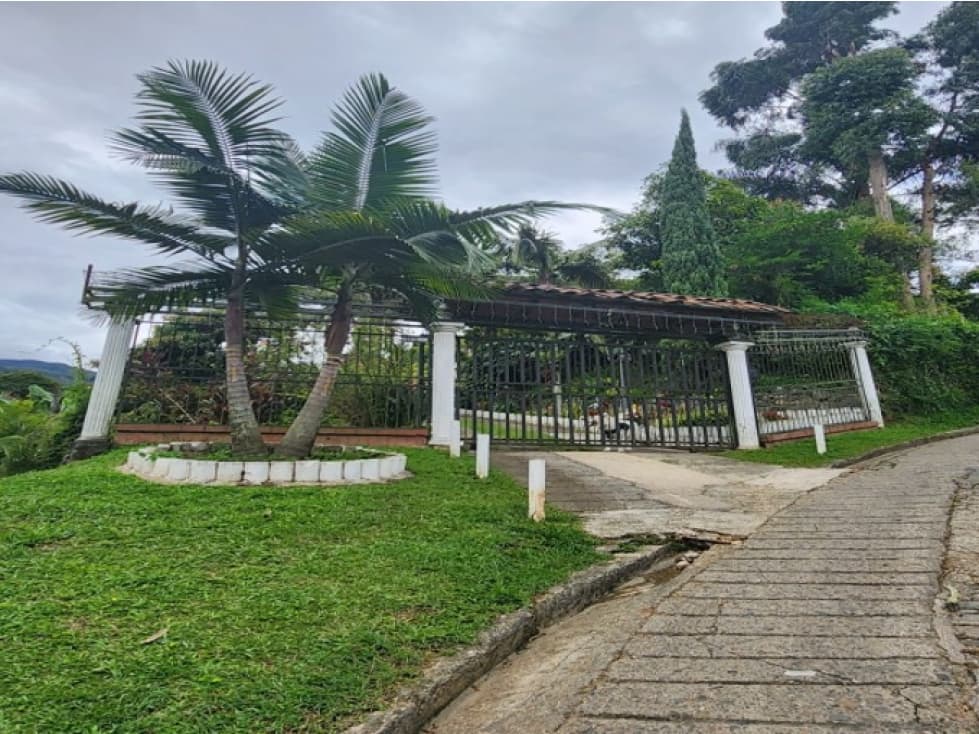 Casa finca en Venta en La Estrella - 1