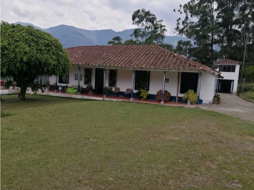 Venta Finca San Antonio de Prado. Excelente oportunidad. 29.86 cuadras - 1