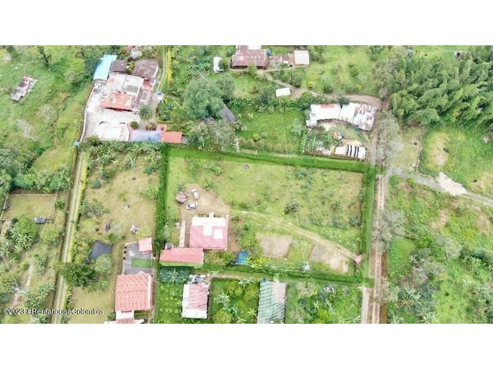 Lote en Sasaima (Cundinamarca) RAH CO: 25-139 - 1