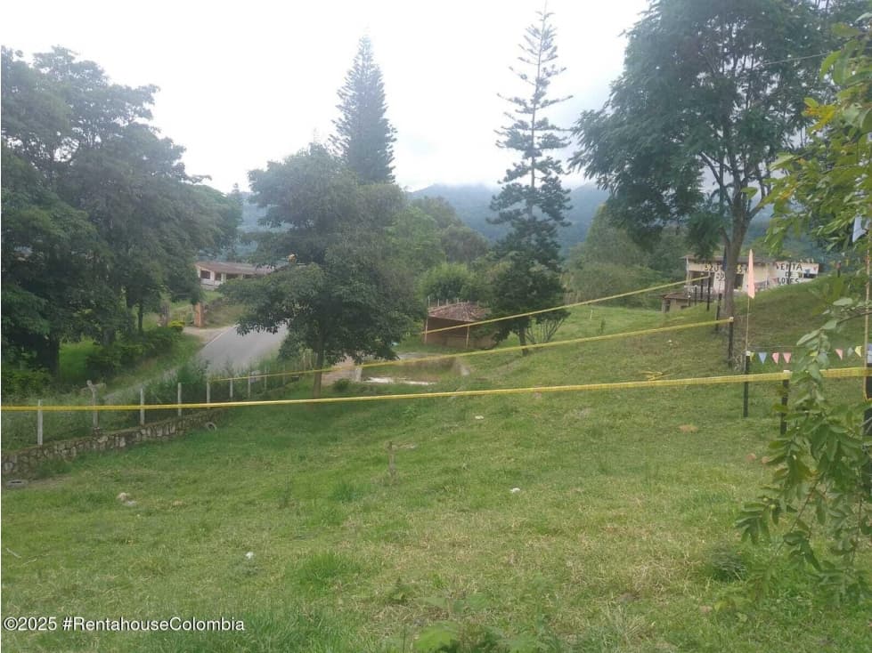 Lote en Arbelaez (Cundinamarca) RAH CO: 26-569 - 1