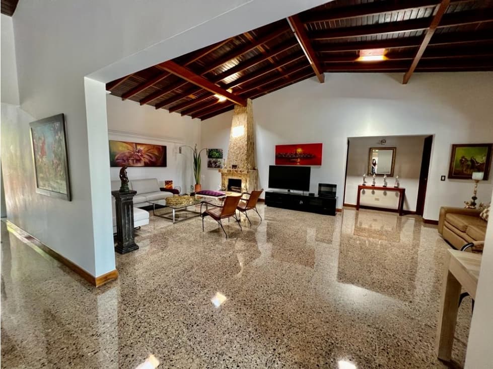 HERMOSA CASA FINCA SABANETA - 1