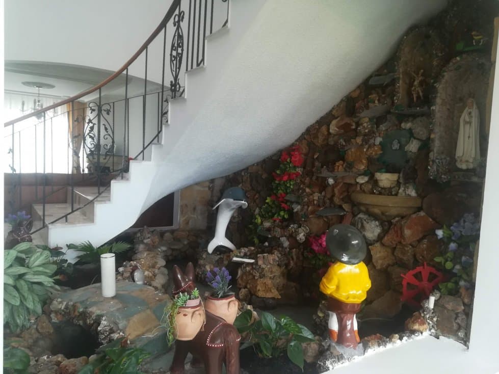 SE VENDE HERMOSA CASA BARRIO ALGARRA 3 - 1